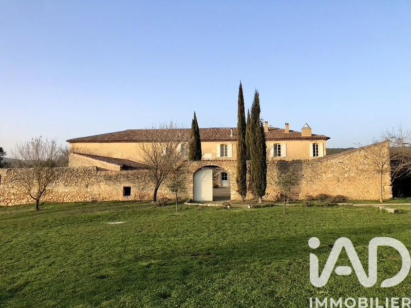 Maison - 650 m² - 11 pièces