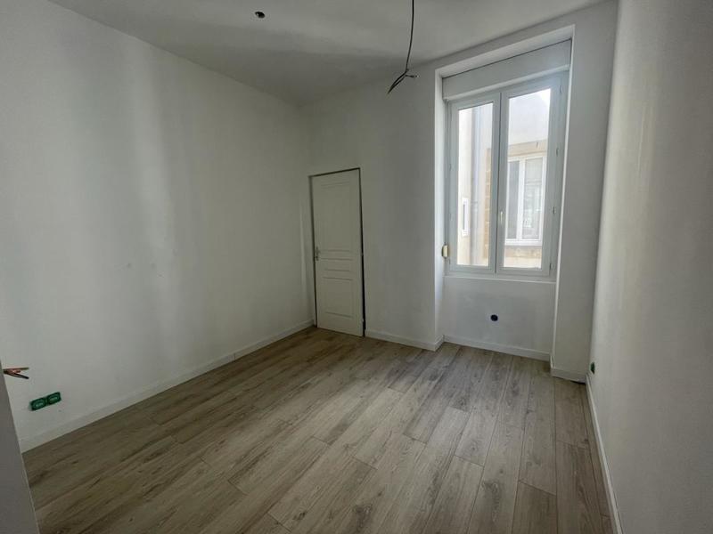 Appartement - 65 m² - 4 pièces
