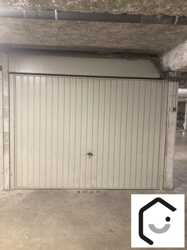 Parking / Garage - 10 m²