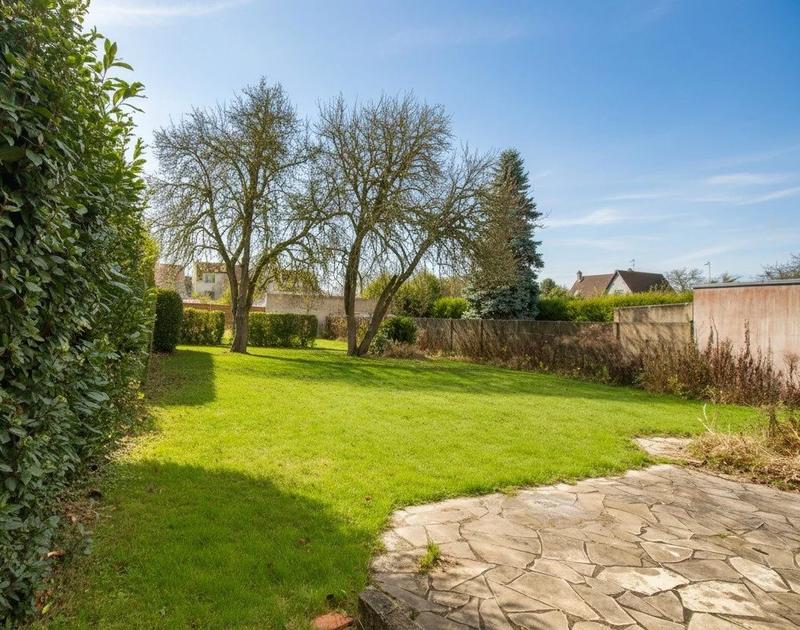 Maison - 163 m² - 8 pièces