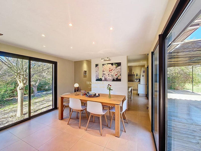 Villa - 215 m² - 7 pièces