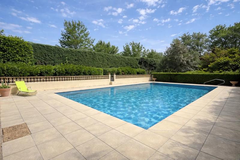 Maison - 237 m² - 9 pièces