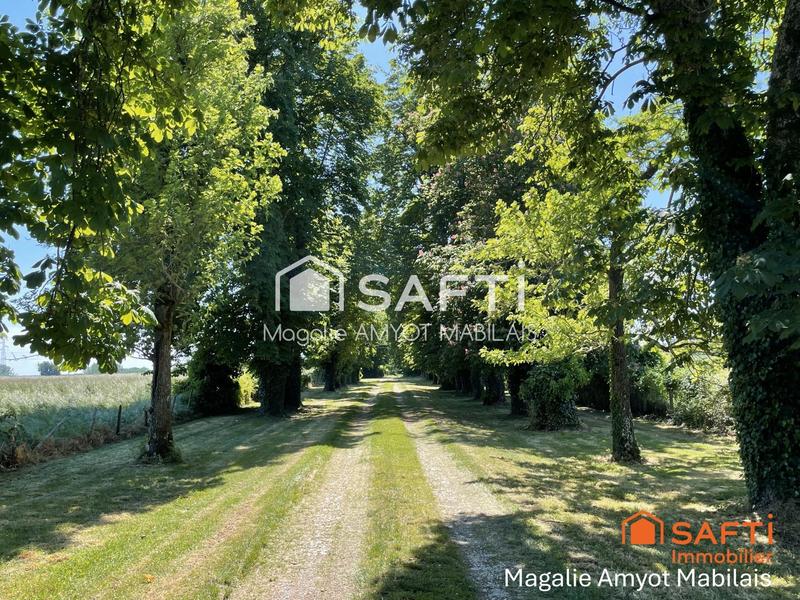 Propriété - 820 m² - 11 pièces