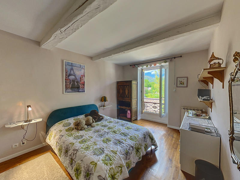 Maison - 799 m² - 25 pièces