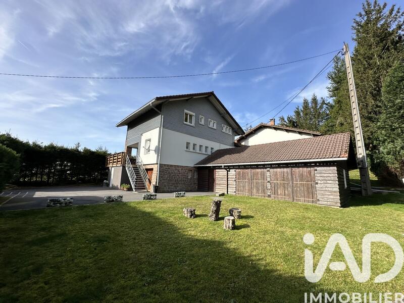 Maison - 317 m² - 7 pièces