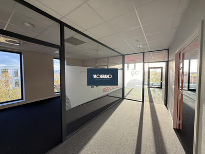 Bureau - 331 m²