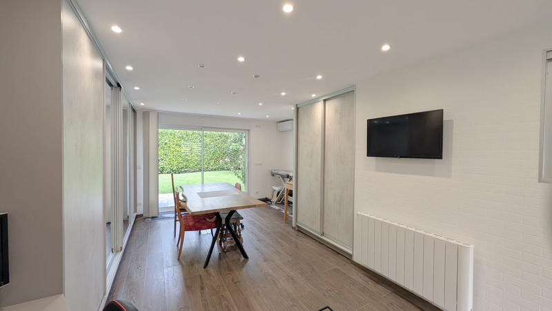 Maison - 216 m² - 8 pièces