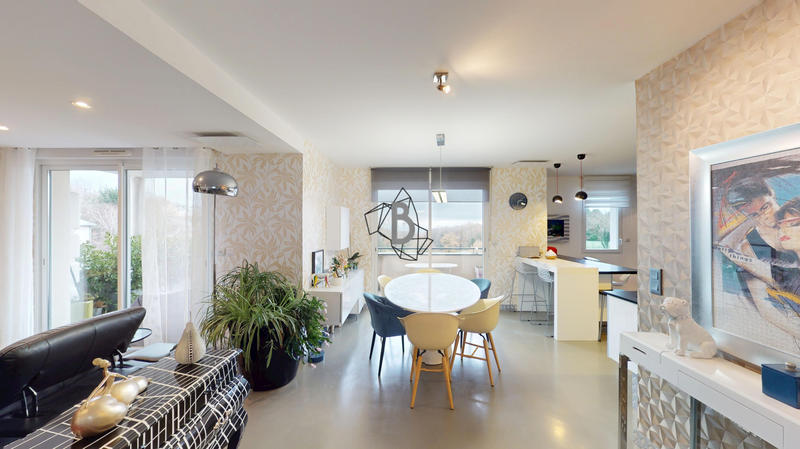 Appartement - 112 m² - 4 pièces