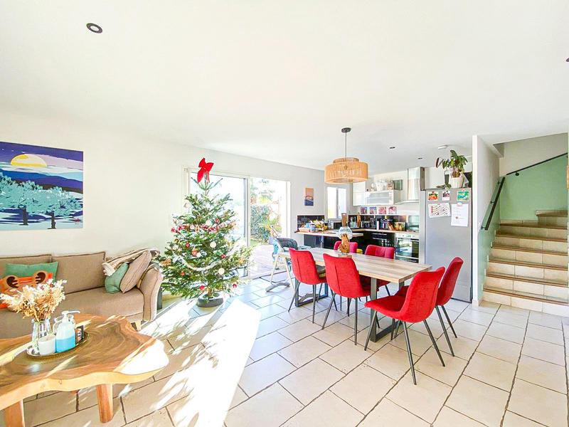 Maison - 93 m² - 4 pièces