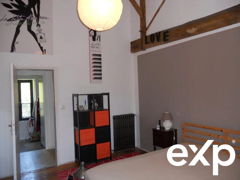 Maison traditionnelle - 219 m² - 9 pièces