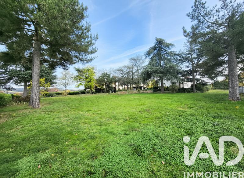 Maison - 250 m² - 8 pièces