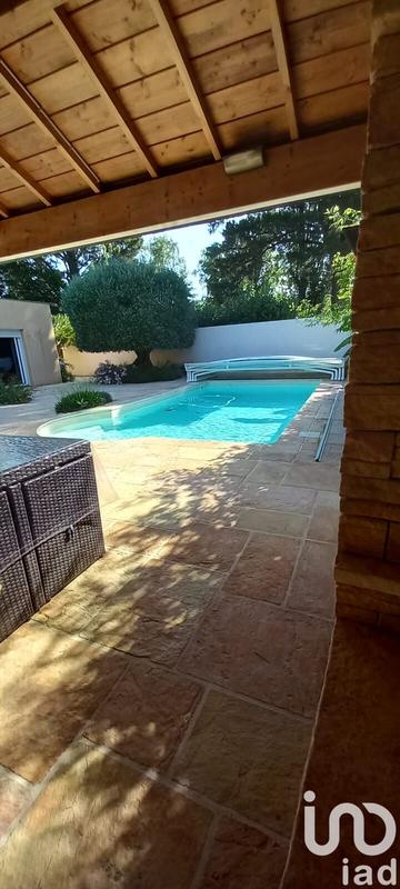 Maison - 260 m² - 10 pièces