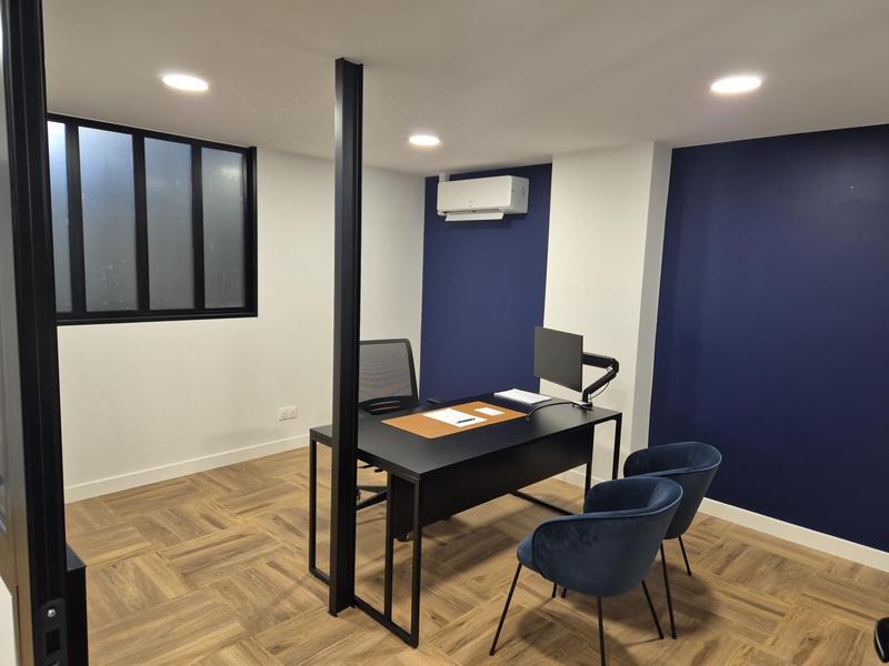 Local commercial - 230 m² - 7 pièces