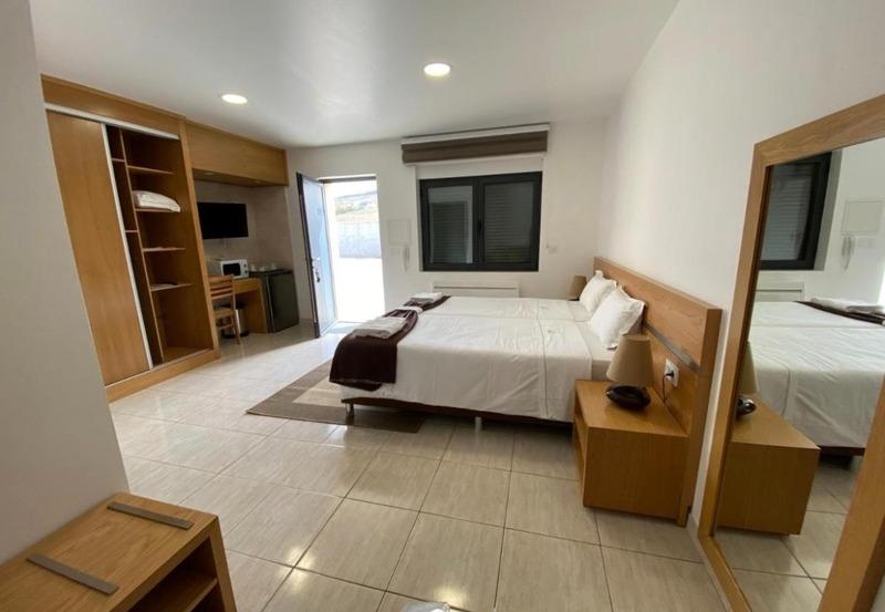 Propriété - 869 m² - 22 pièces