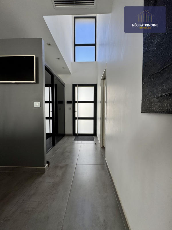 Maison contemporaine - 270 m² - 8 pièces