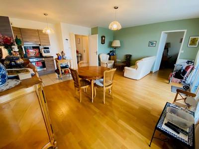 Appartement ancien - 75 m² - 4 pièces