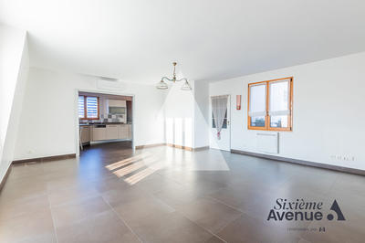 Appartement - 95 m² - 5 pièces