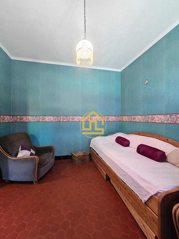 Maison - 212 m² - 7 pièces