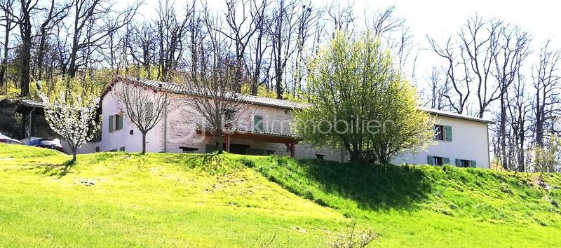 Propriété - 240 m² - 11 pièces