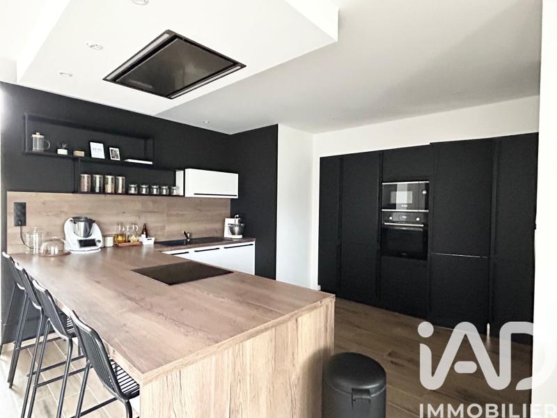 Maison - 187 m² - 9 pièces