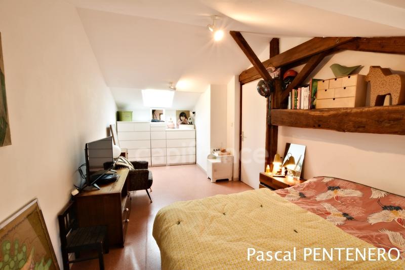 Appartement ancien - 63 m² - 3 pièces