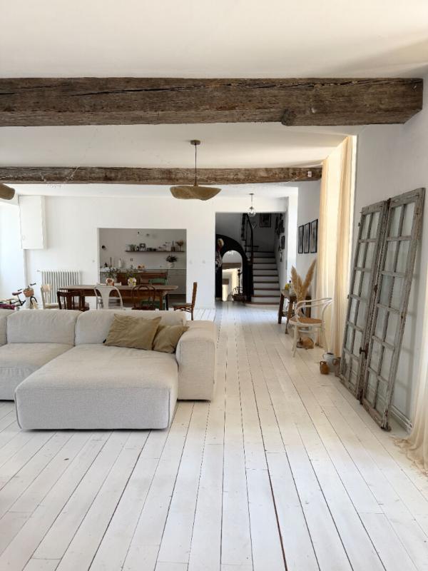 Propriété - 255 m² - 8 pièces