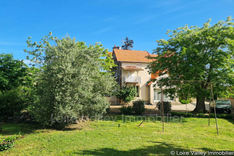 Propriété - 205 m² - 8 pièces