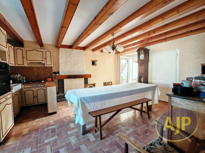 Maison - 96 m² - 5 pièces