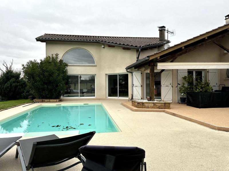 Maison - 185 m² - 6 pièces