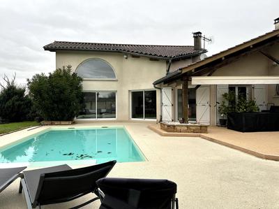 Maison - 185 m² - 6 pièces