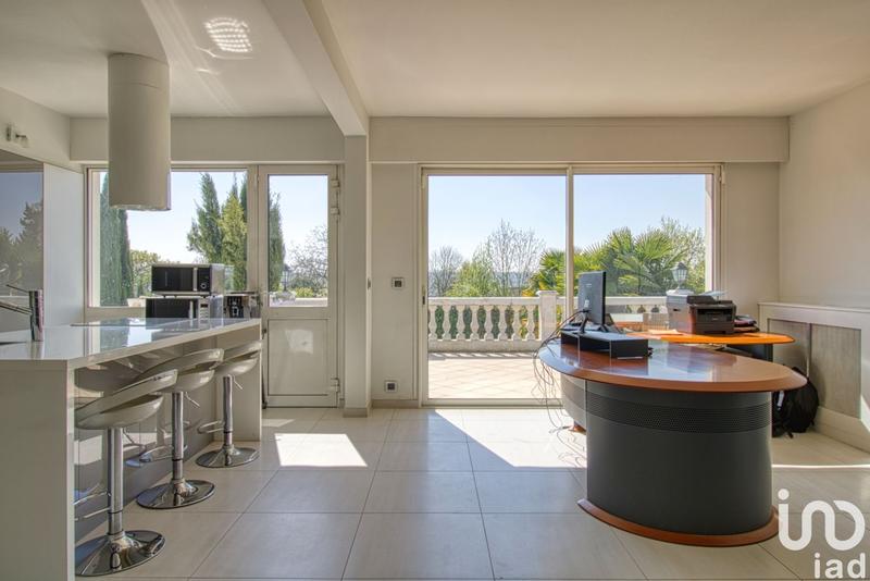 Maison - 195 m² - 7 pièces