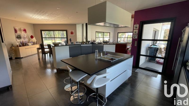 Maison de maîtres - 260 m² - 7 pièces