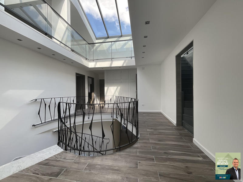 Villa - 486 m² - 11 pièces