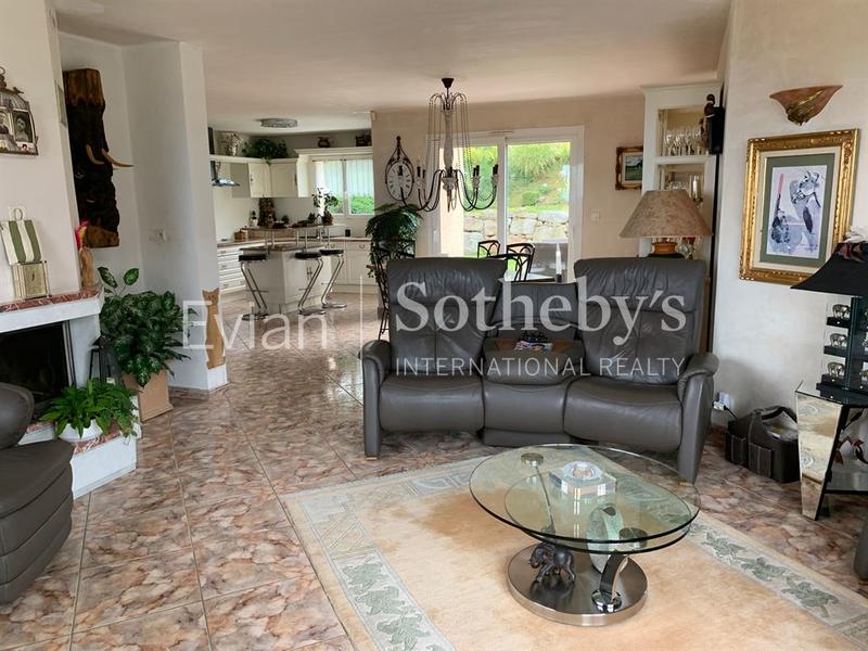 Maison - 171 m² - 5 pièces