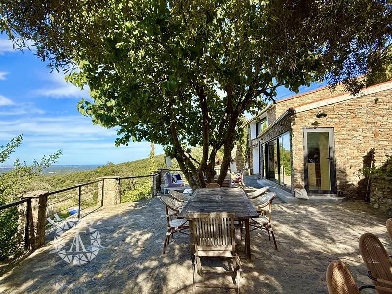 Mas - 200 m² - 7 pièces