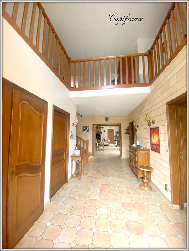 Maison - 255 m² - 6 pièces