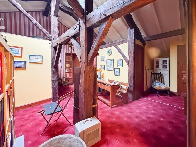 Maison - 360 m² - 7 pièces