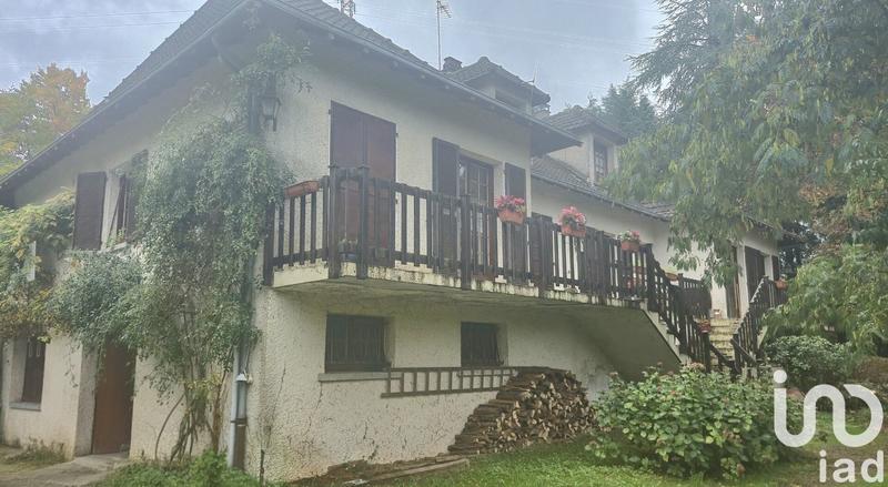 Maison - 242 m² - 11 pièces