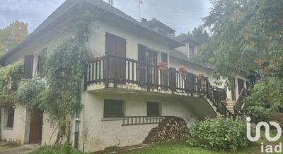 Maison - 242 m² - 11 pièces