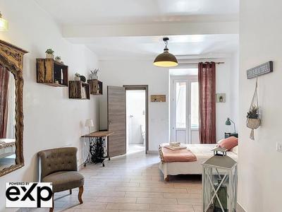 Appartement - 120 m² - 5 pièces