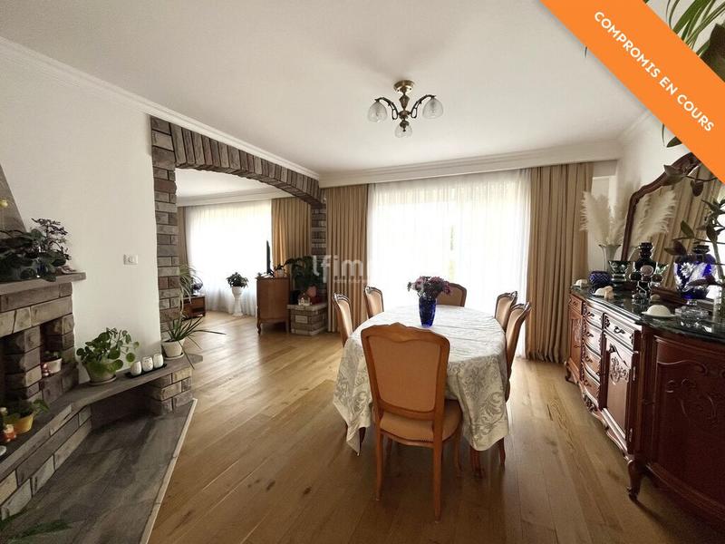 Maison - 252 m² - 10 pièces