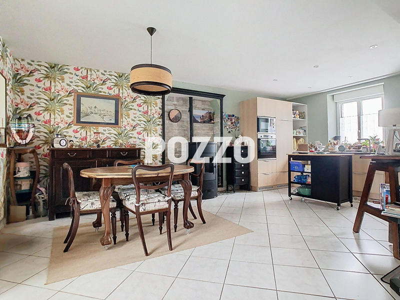 Maison - 96 m² - 5 pièces