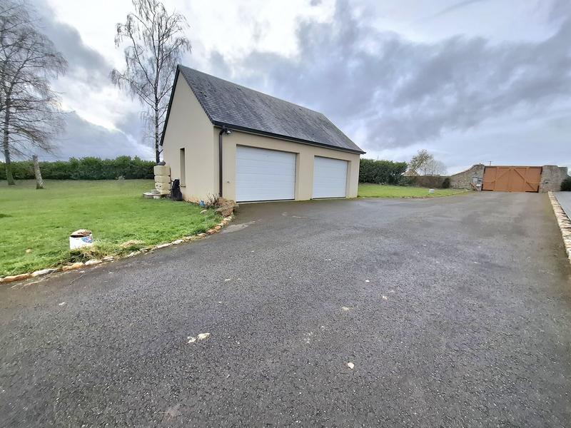 Maison - 279 m² - 9 pièces