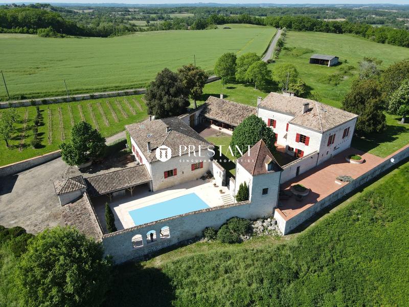 Maison de domaine - 800 m² - 14 pièces