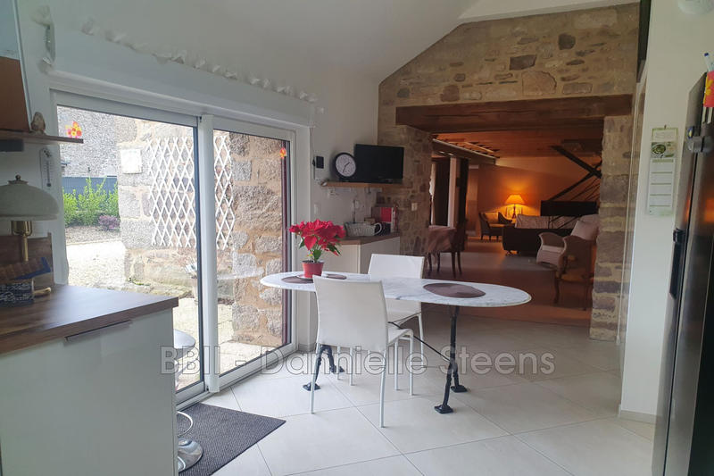 Maison - 200 m² - 2 pièces