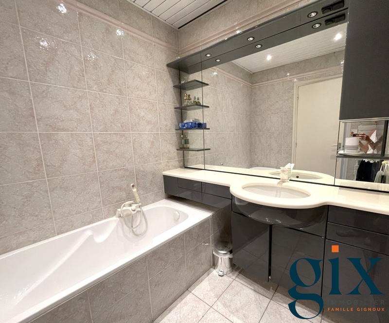 Appartement - 123 m² - 5 pièces