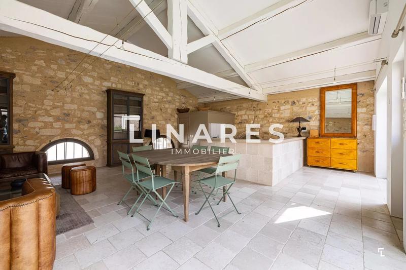 Maison - 210 m² - 5 pièces