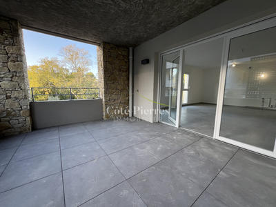 Appartement - 79 m² - 3 pièces