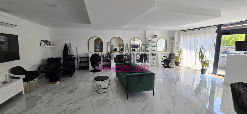 Fonds de commerce - Local d'activité / Entrepôt - 221 m²