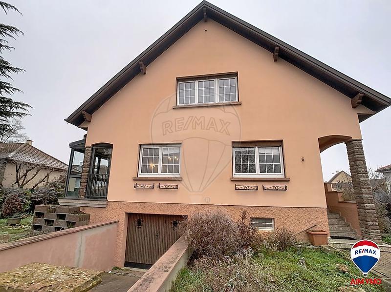 Maison - 219 m² - 8 pièces